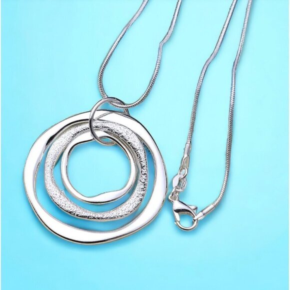 NWT S925 Silver Stamped Triple Circle Pendant Snake Chain Necklace For Women - Picture 1 of 14